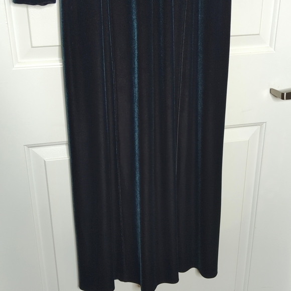 Giorgio Armani Le Collezioni Pine Green Luxurious Velvet Holiday Maxi Dress 6 - Picture 5 of 13